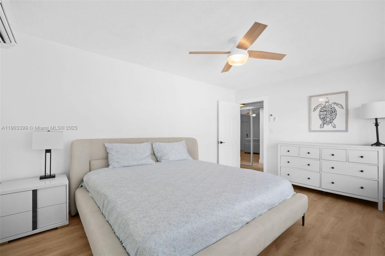 9241 Collins Ave, Unit 11, Surfside, FL 33154 Photo