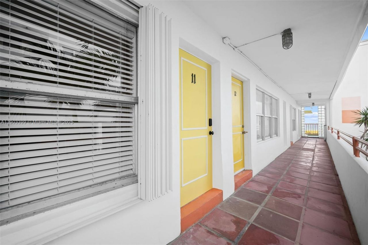 9241 Collins Ave, Unit 11, Surfside, FL 33154 Photo