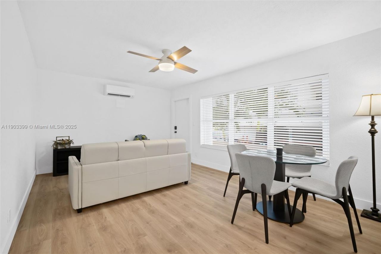 9241 Collins Ave, Unit 11, Surfside, FL 33154 Photo