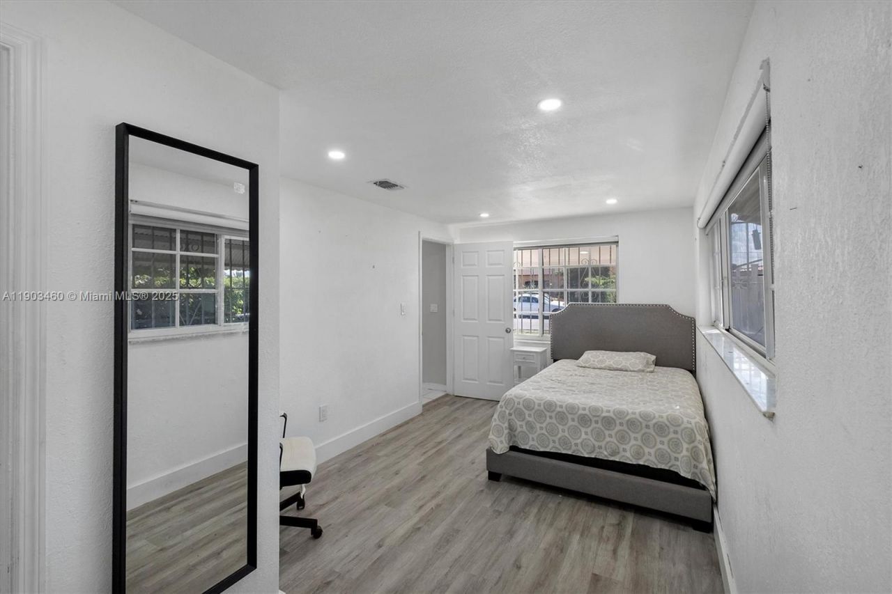 7231 SW 6th St, Miami, FL 33144 Photo