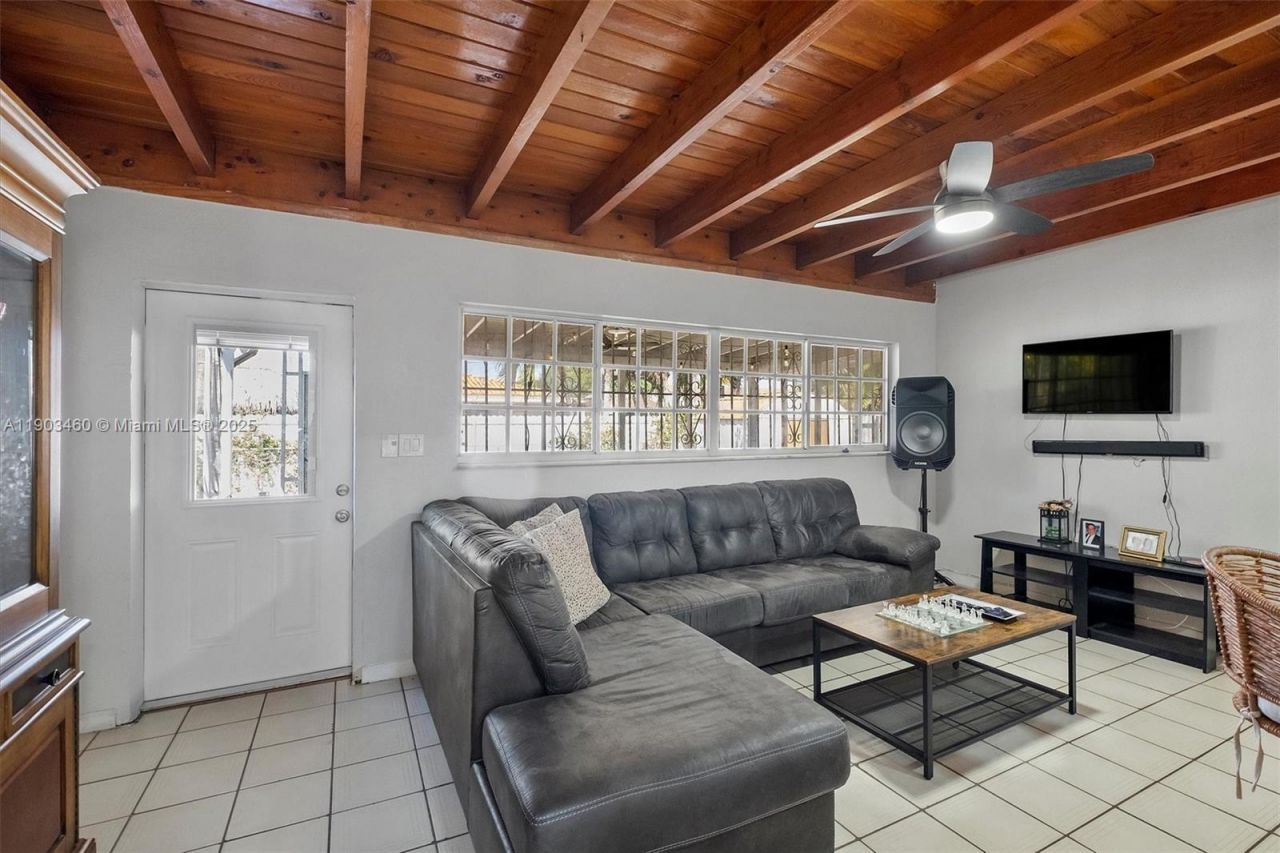 7231 SW 6th St, Miami, FL 33144 Photo