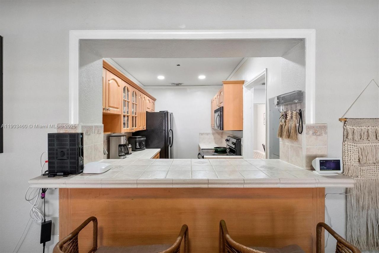 7231 SW 6th St, Miami, FL 33144 Photo