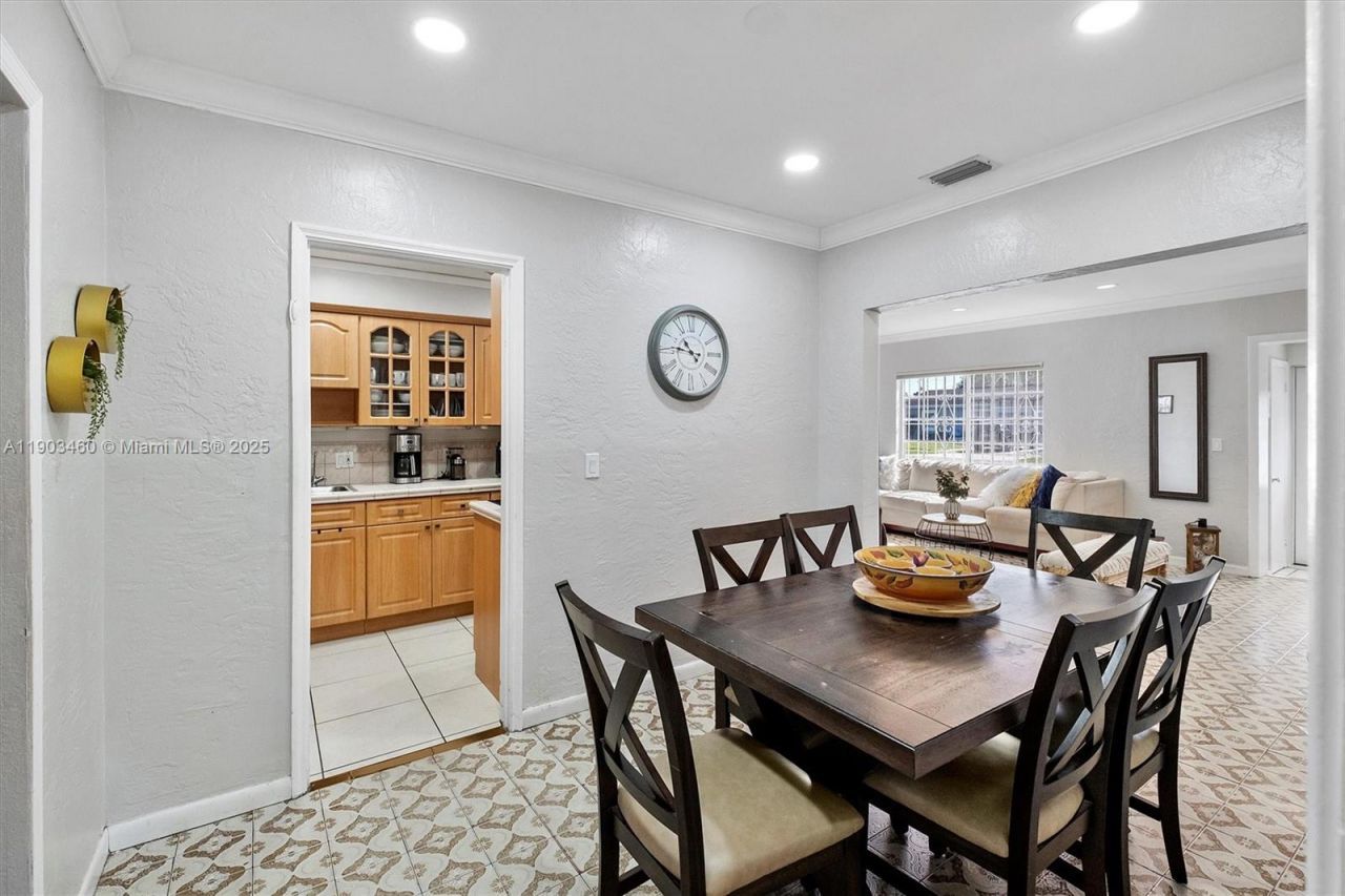 7231 SW 6th St, Miami, FL 33144 Photo