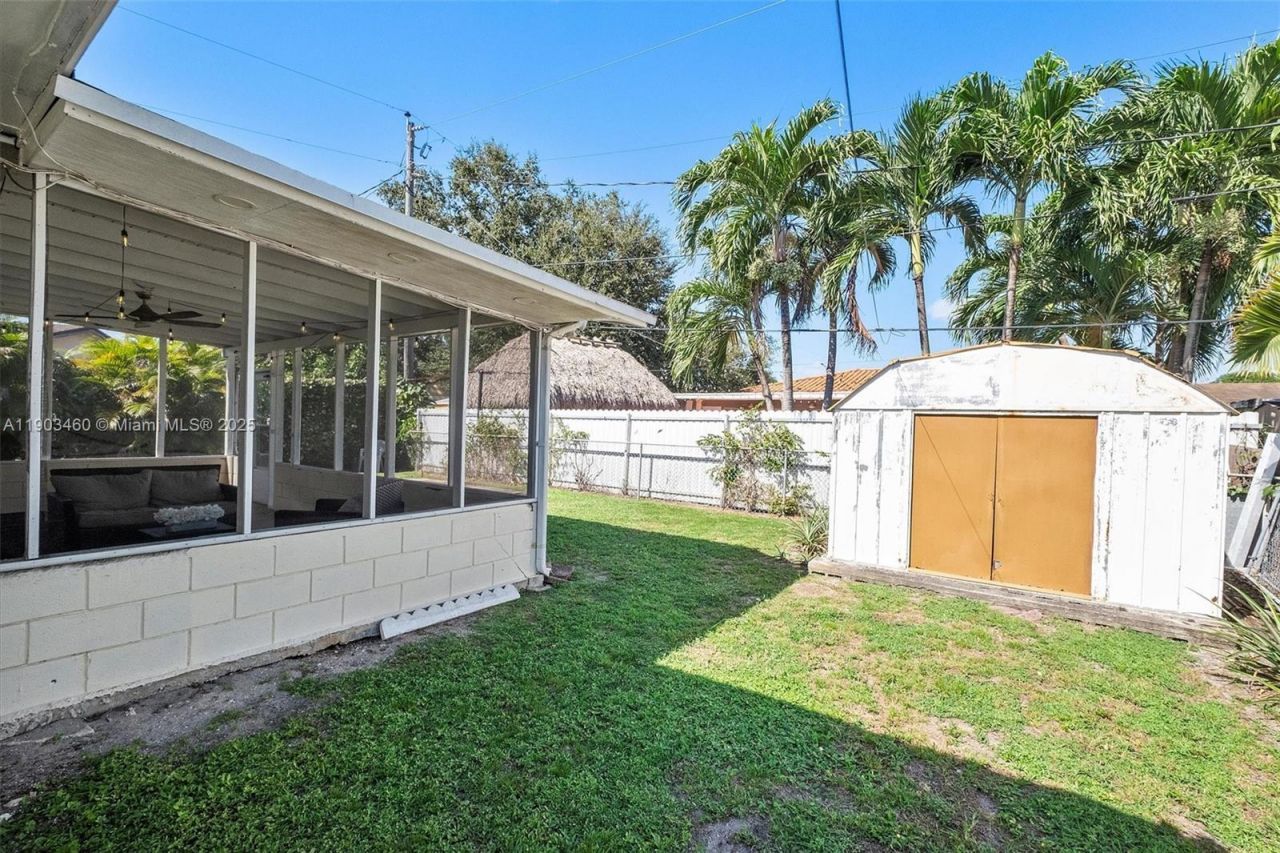 7231 SW 6th St, Miami, FL 33144 Photo