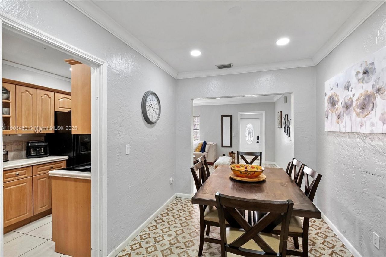 7231 SW 6th St, Miami, FL 33144 Photo