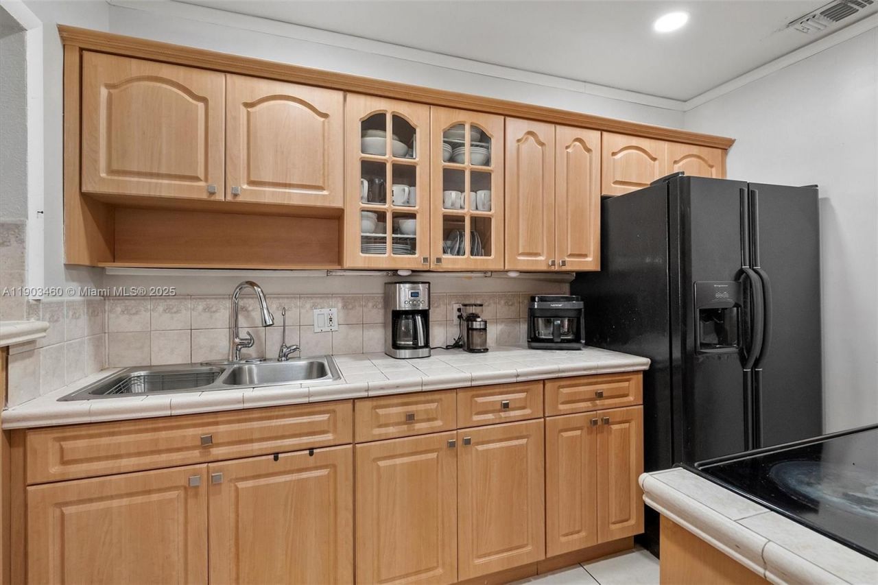 7231 SW 6th St, Miami, FL 33144 Photo