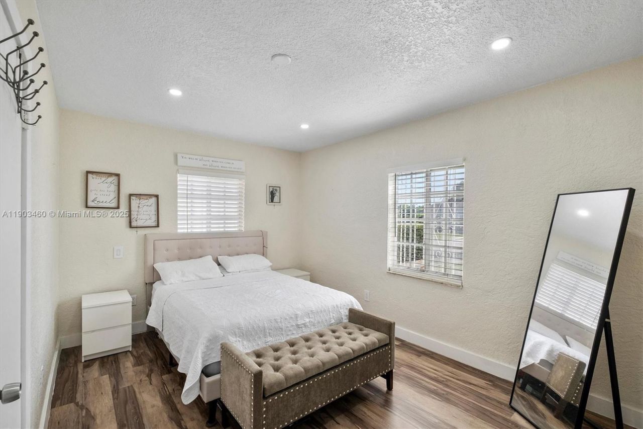 7231 SW 6th St, Miami, FL 33144 Photo