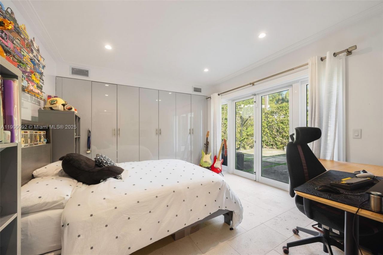 1233 102nd St, Bay Harbor Islands, FL 33154 Photo