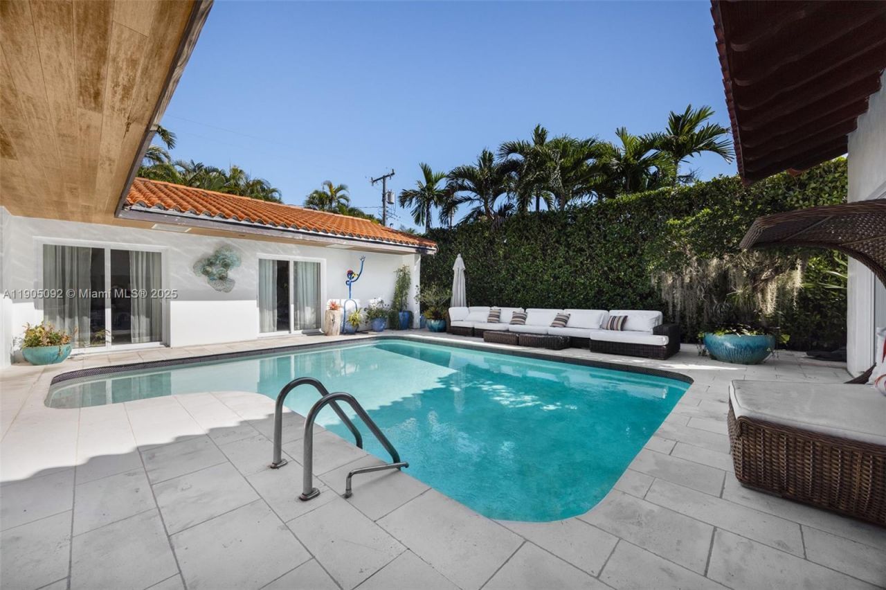 1233 102nd St, Bay Harbor Islands, FL 33154 Photo