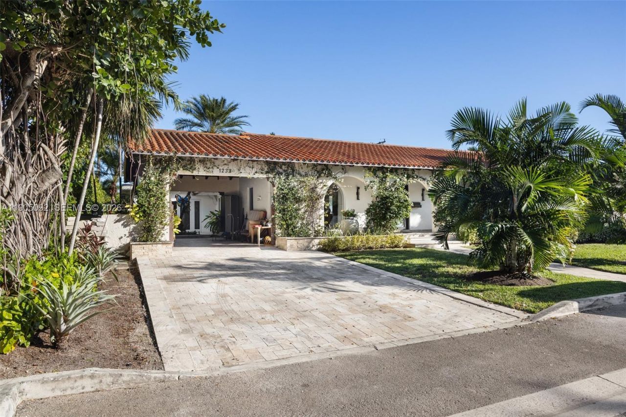 1233 102nd St, Bay Harbor Islands, FL 33154 Photo