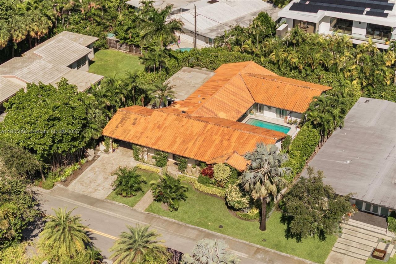 1233 102nd St, Bay Harbor Islands, FL 33154 Photo