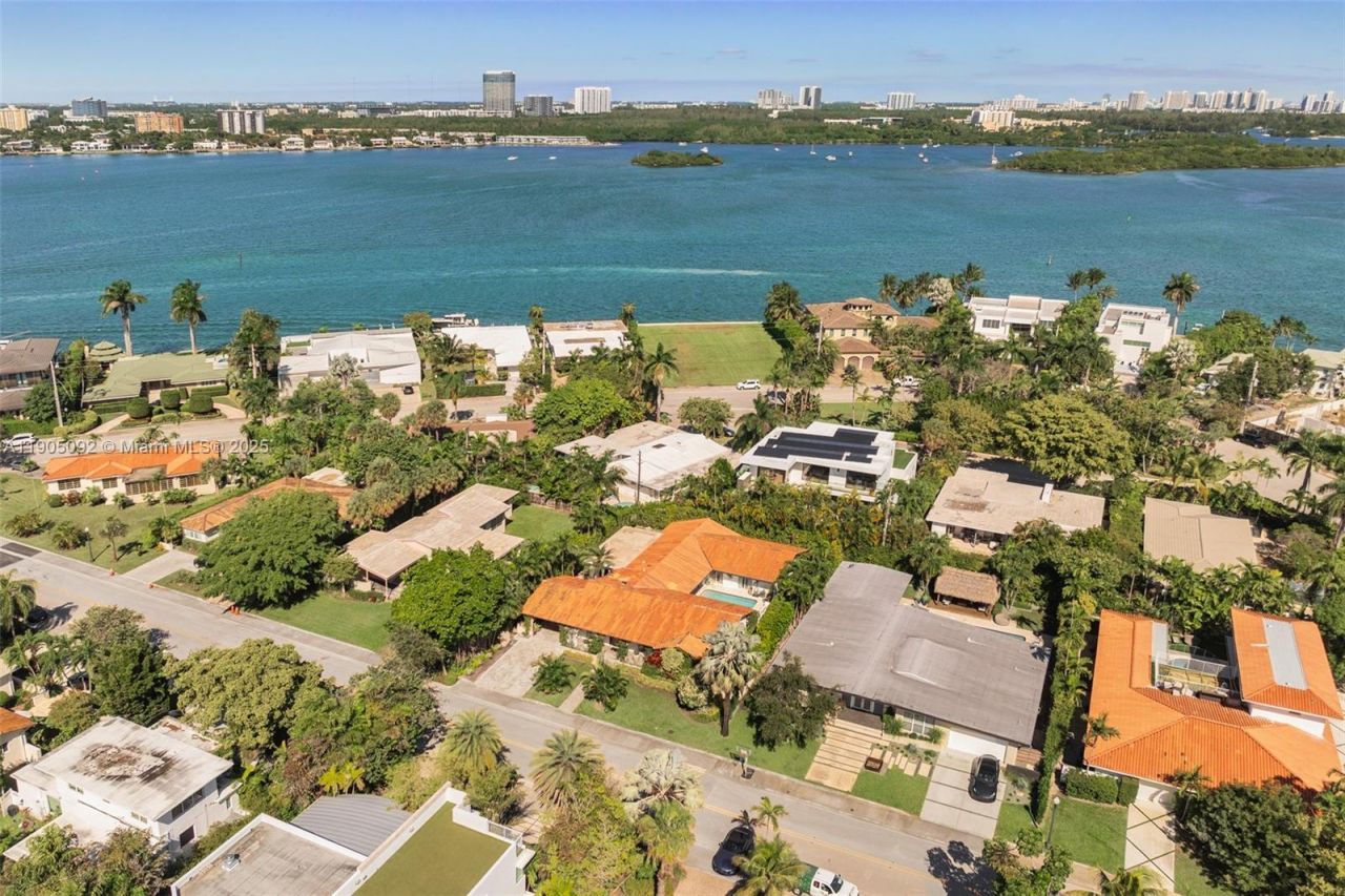 1233 102nd St, Bay Harbor Islands, FL 33154 Photo