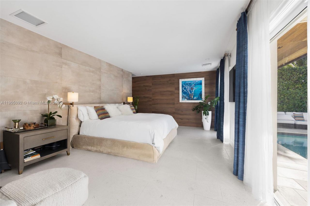 1233 102nd St, Bay Harbor Islands, FL 33154 Photo