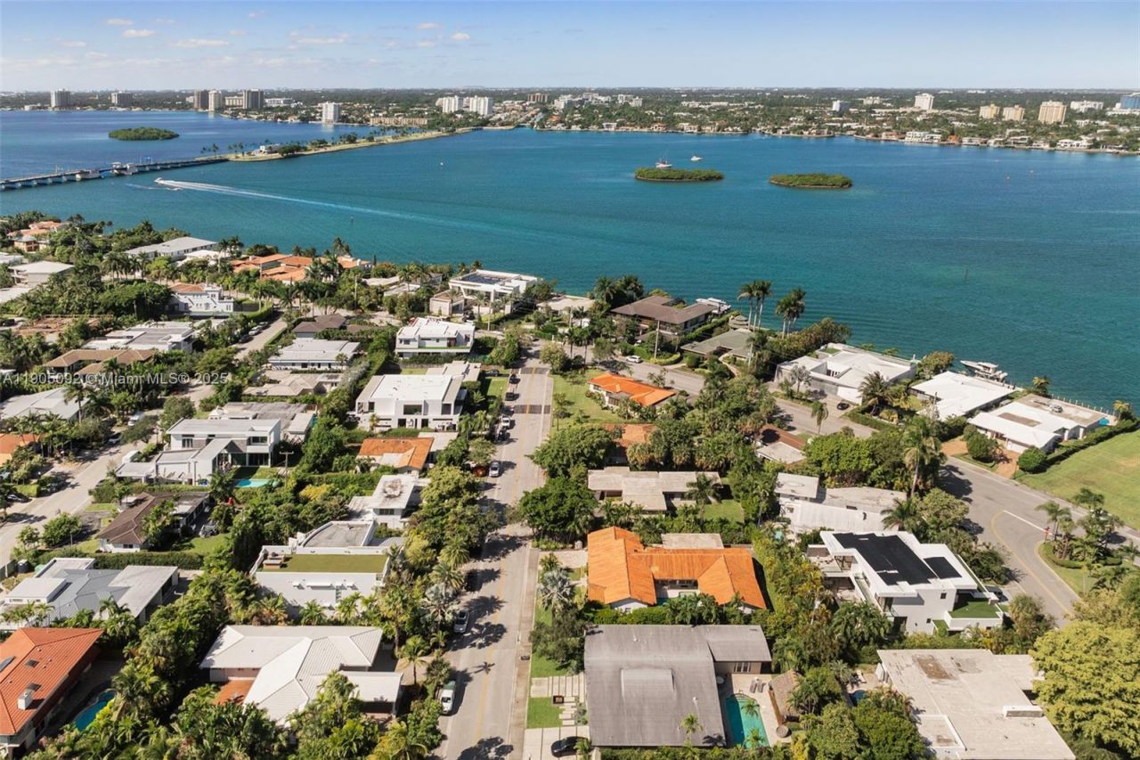 1233 102nd St, Bay Harbor Islands, FL 33154 Photo