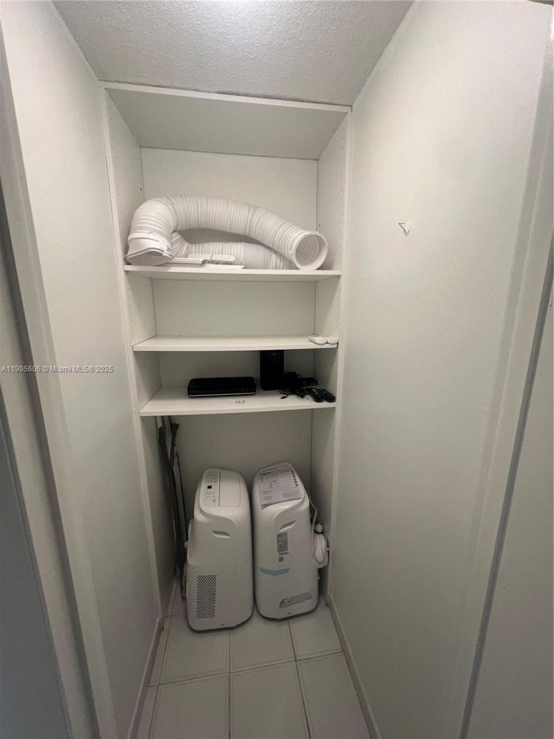 401 Ocean Dr, Unit 322, Miami Beach, FL 33139 Photo