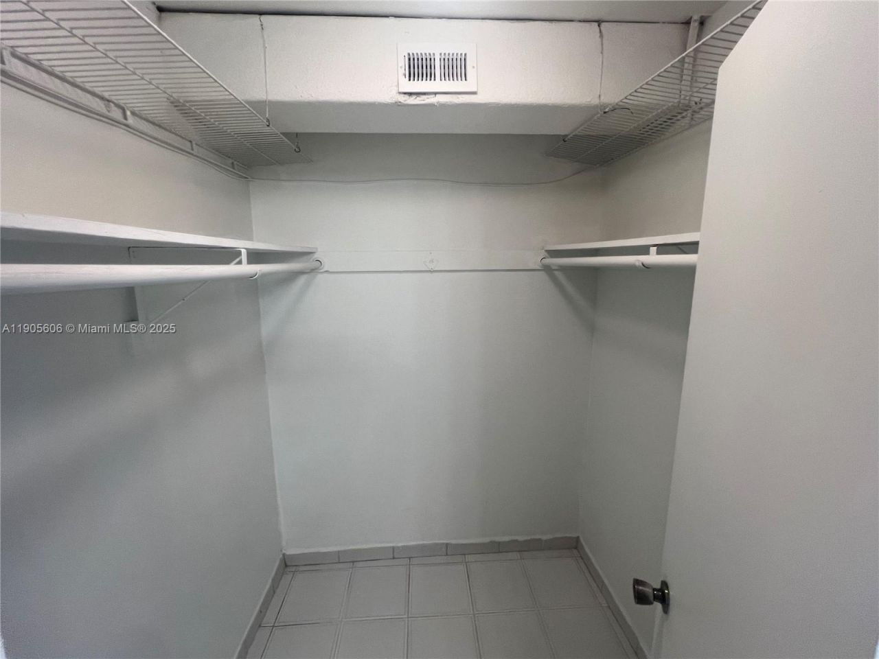 401 Ocean Dr, Unit 322, Miami Beach, FL 33139 Photo