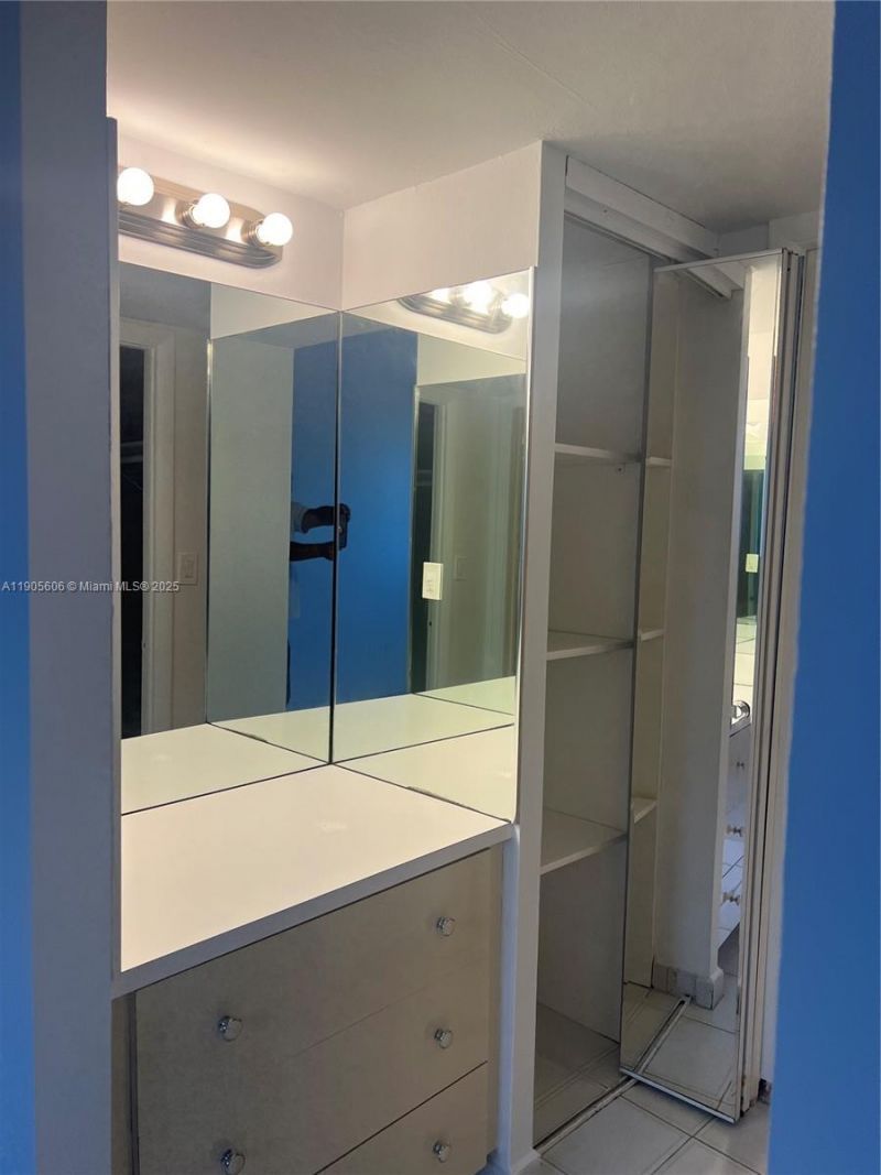 401 Ocean Dr, Unit 322, Miami Beach, FL 33139 Photo