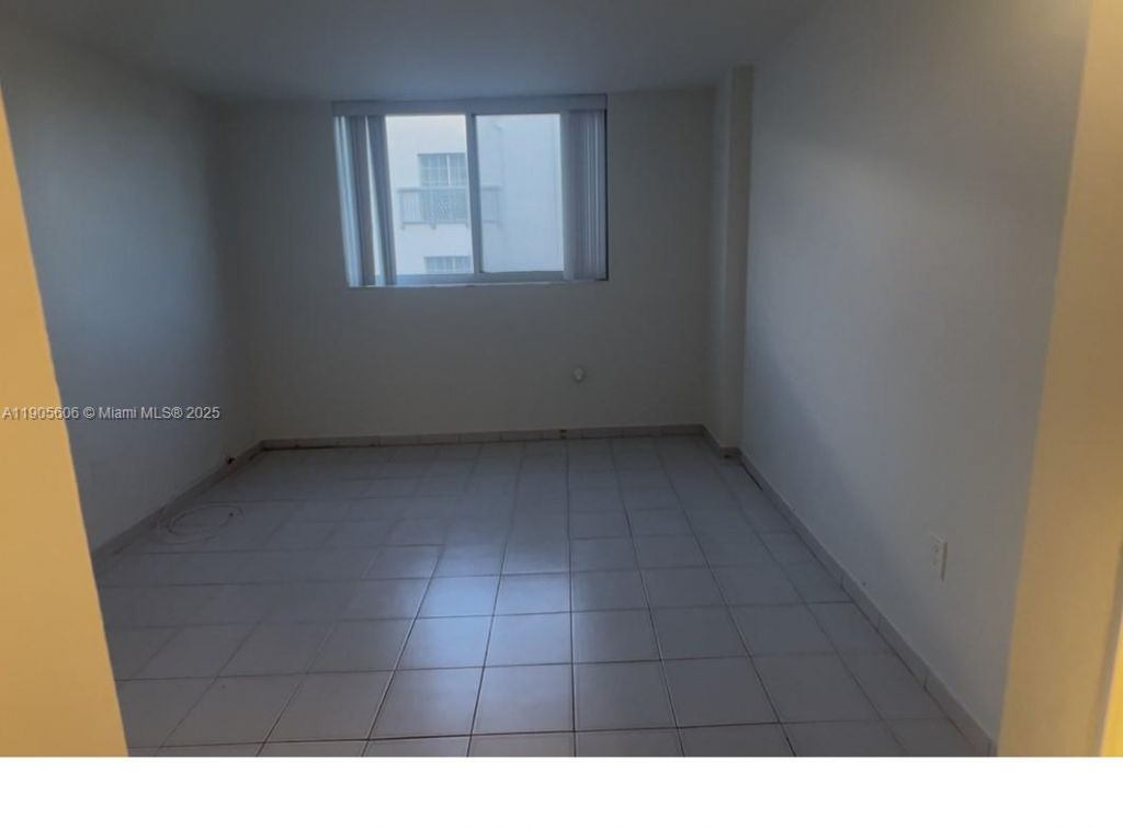 401 Ocean Dr, Unit 322, Miami Beach, FL 33139 Photo