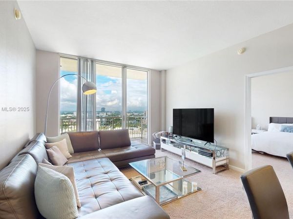 19501 W Country Club Dr, Unit PH-10, Aventura, FL 33180