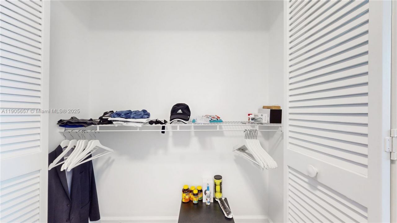 19501 W Country Club Dr, Unit PH-10, Aventura, FL 33180 Photo