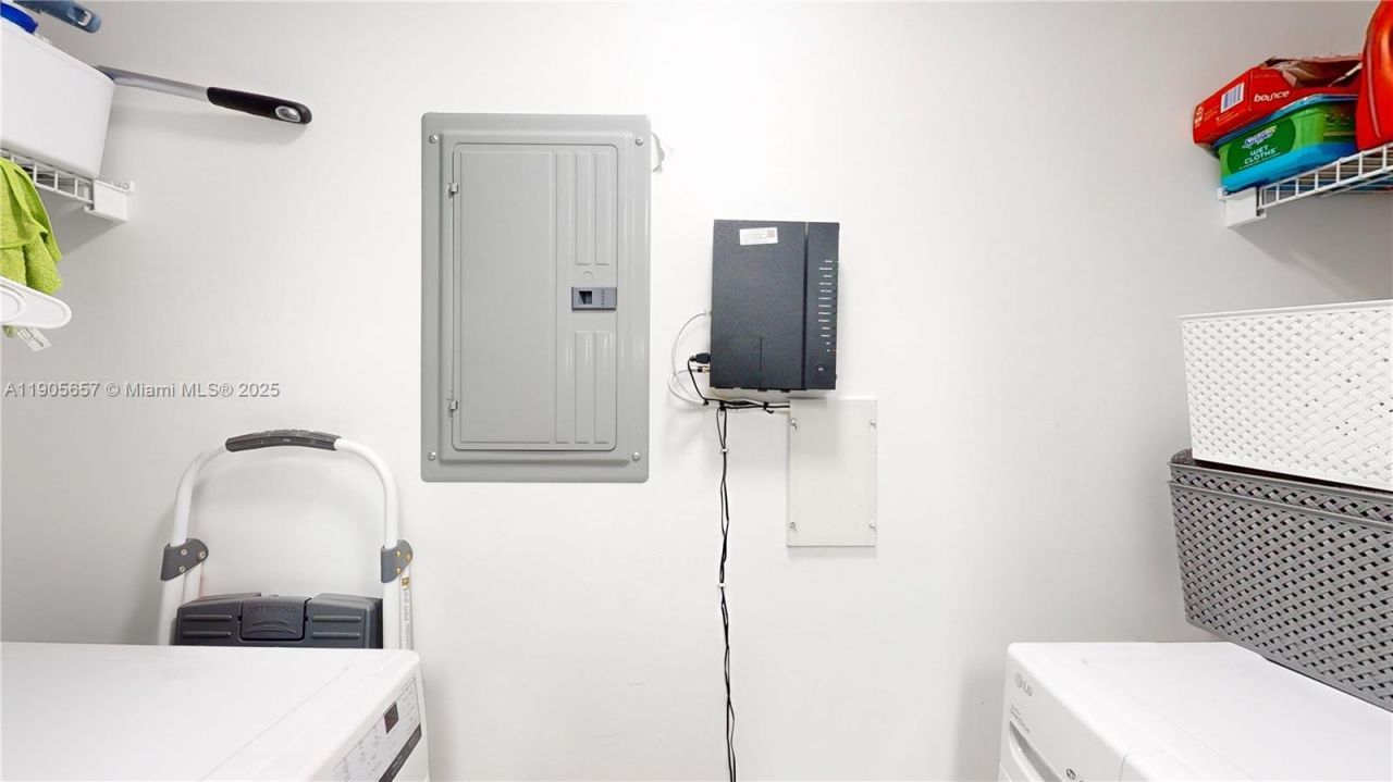 19501 W Country Club Dr, Unit PH-10, Aventura, FL 33180 Photo