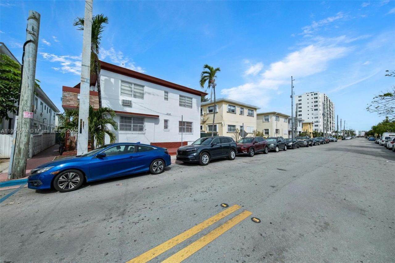 7712 Byron Ave, Unit 2, Miami Beach, FL 33141 Photo