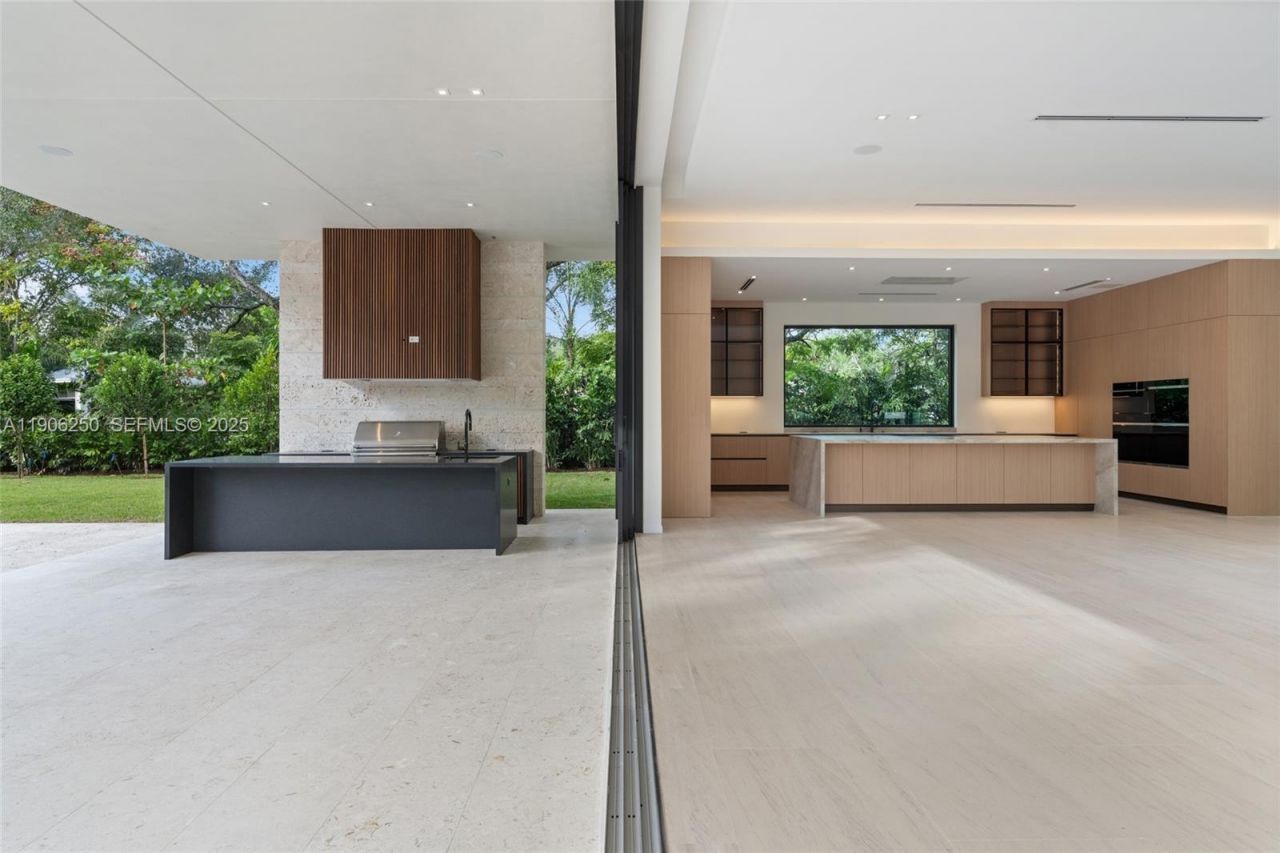 9400 SW 60th Ct, Pinecrest, FL 33156 Photo