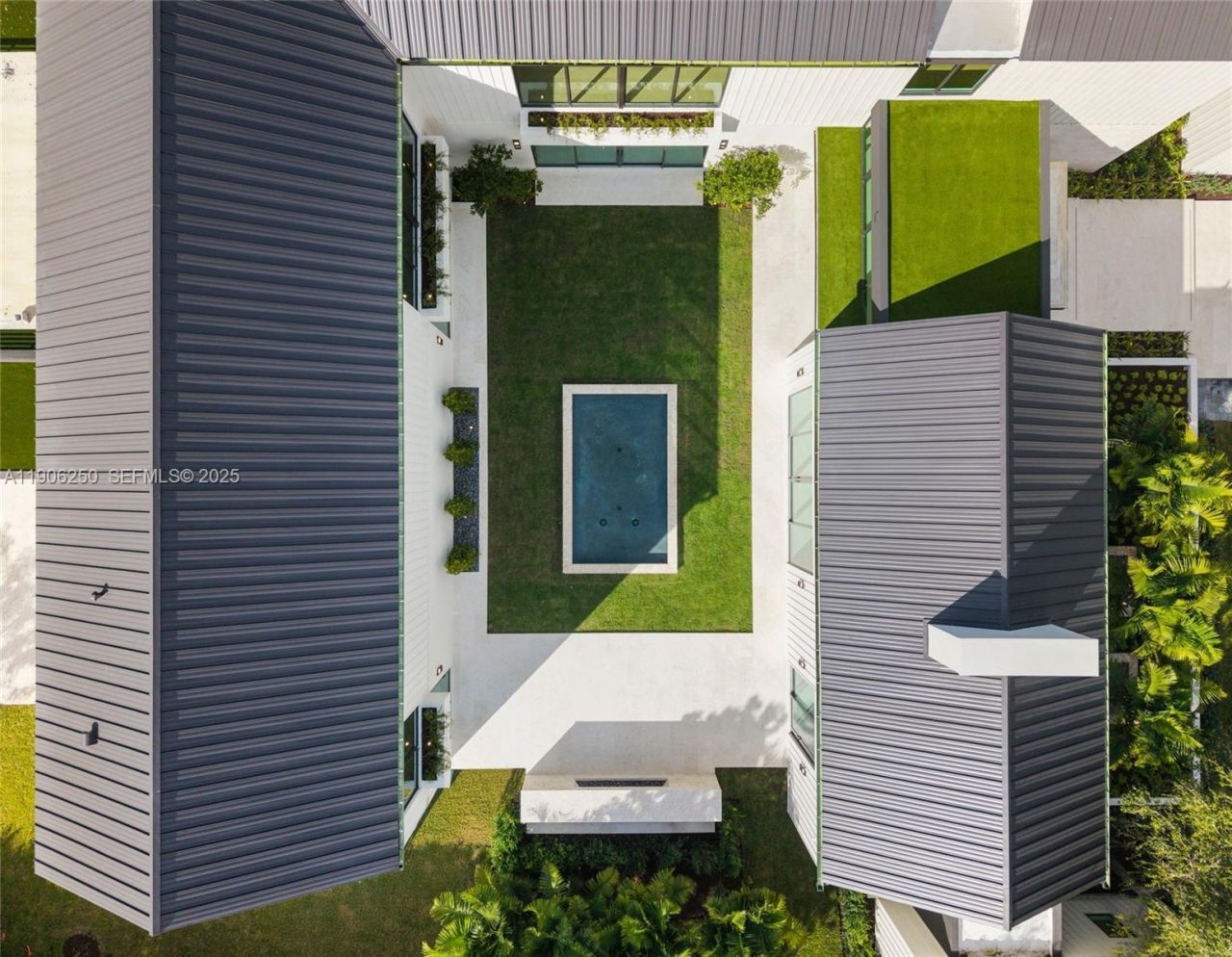 9400 SW 60th Ct, Pinecrest, FL 33156 Photo