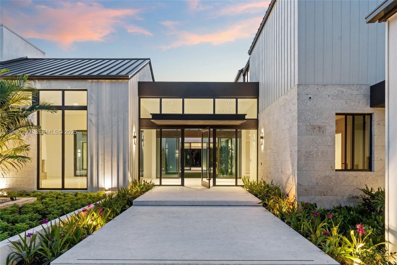 9400 SW 60th Ct, Pinecrest, FL 33156 Photo