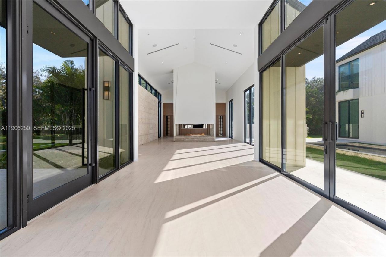 9400 SW 60th Ct, Pinecrest, FL 33156 Photo