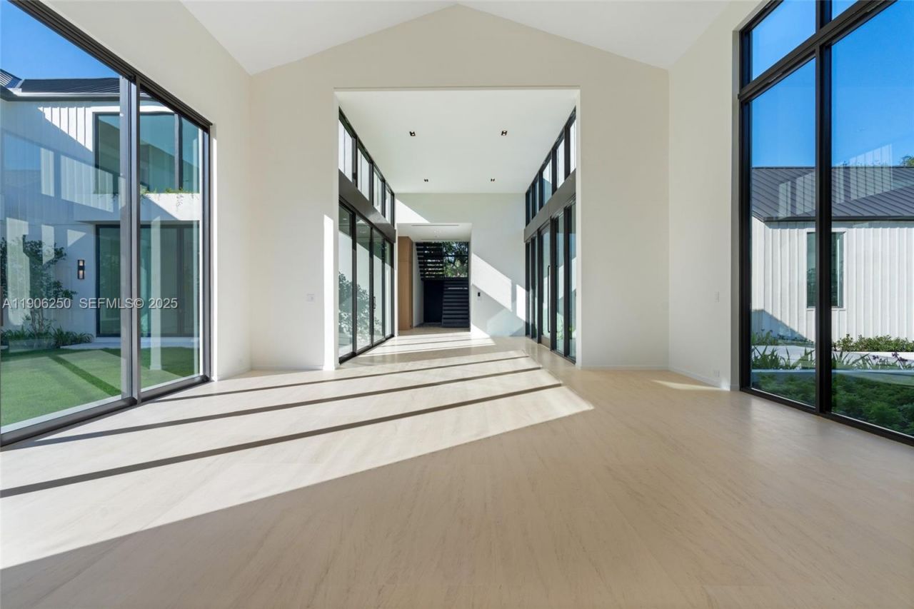 9400 SW 60th Ct, Pinecrest, FL 33156 Photo