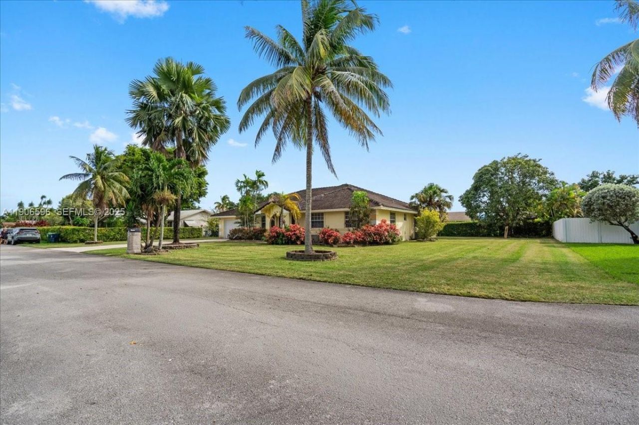 12970 SW 187th Ter, Miami, FL 33177 Photo