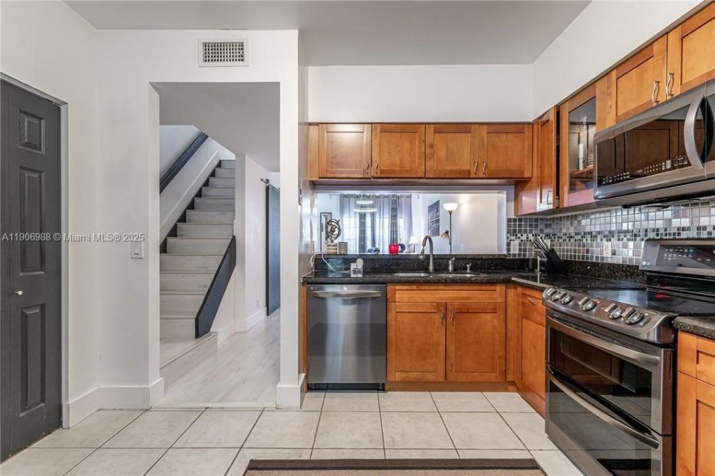 3310 Concert Ln, Unit 129, Margate, FL 33063 Photo
