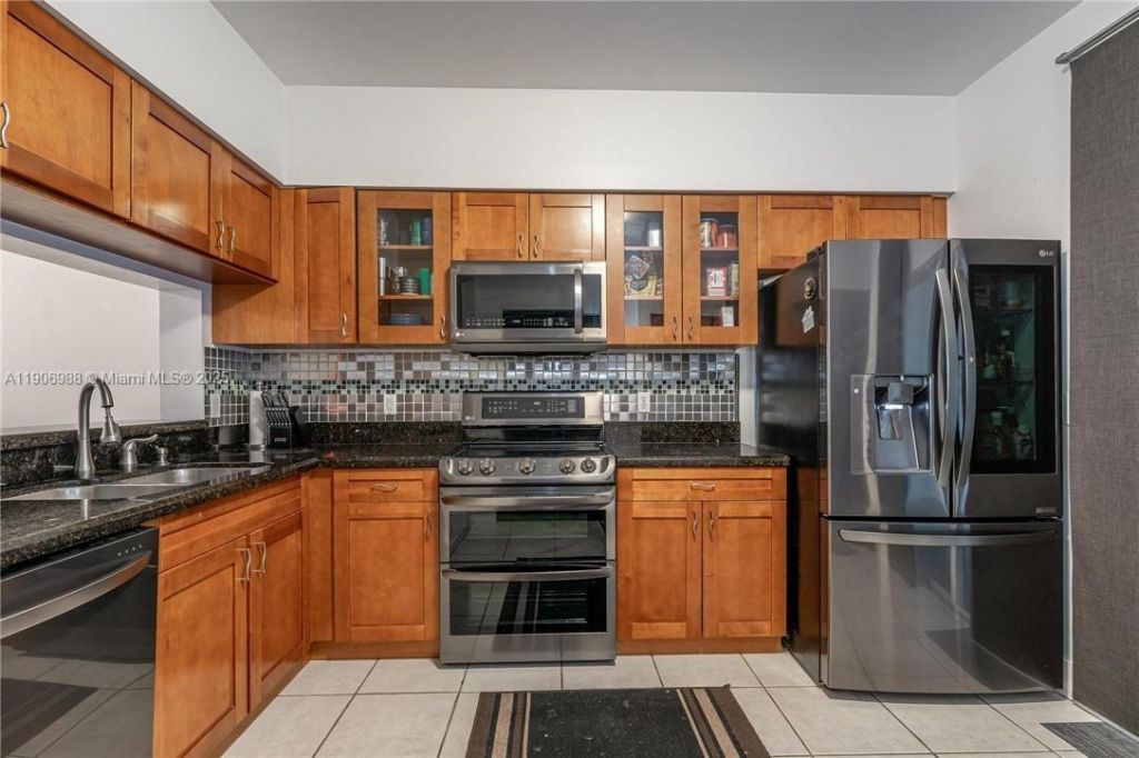 3310 Concert Ln, Unit 129, Margate, FL 33063 Photo