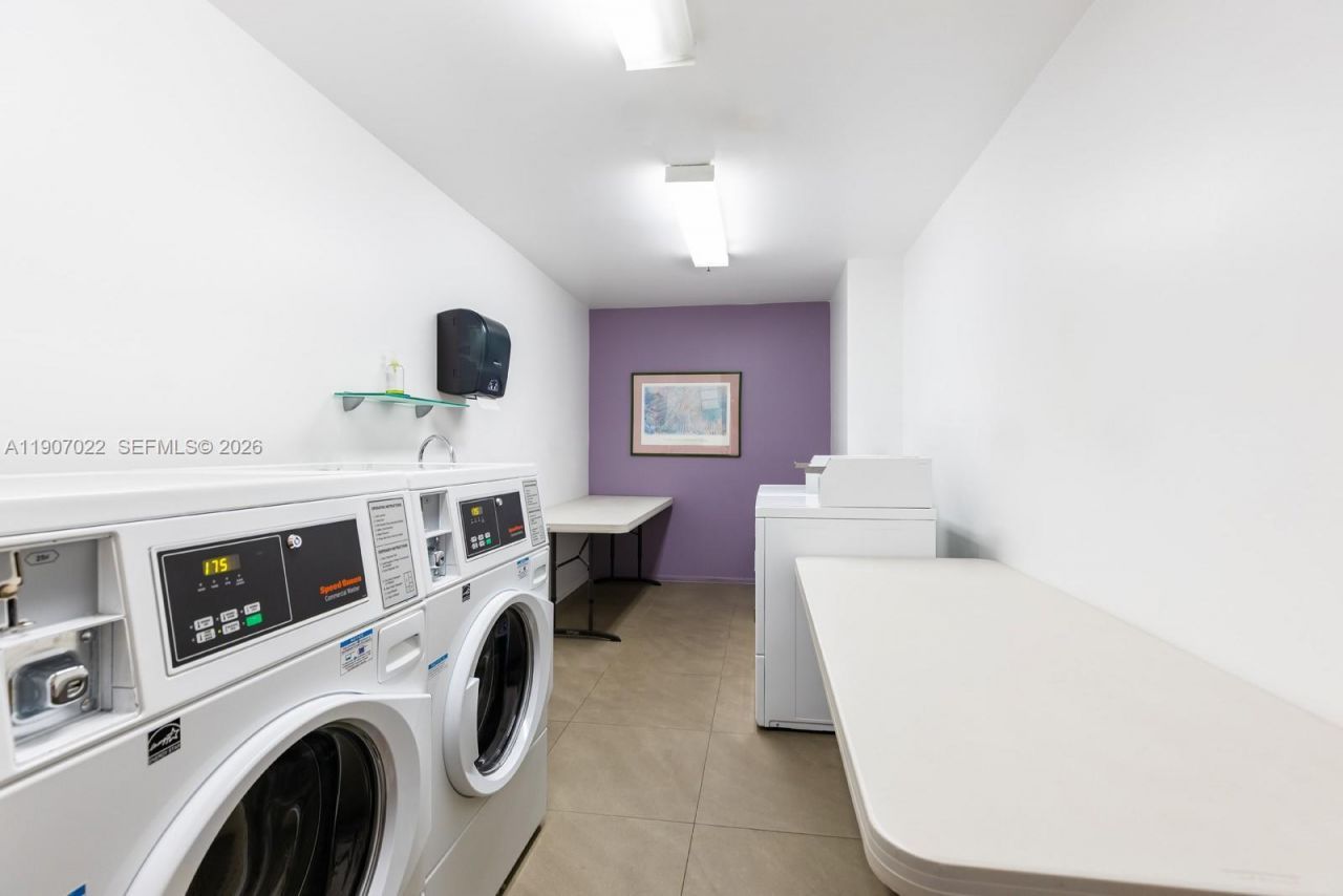 1621 Bay Rd, Unit 604, Miami Beach, FL 33139 Photo