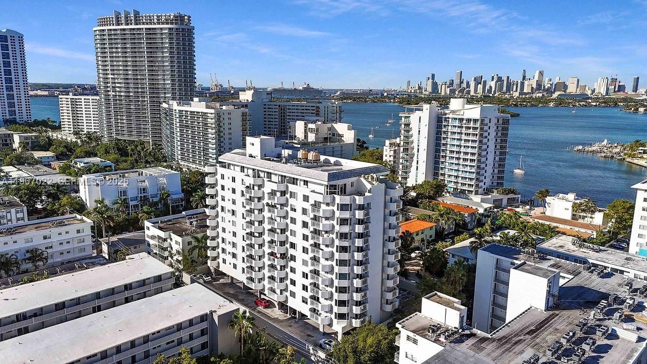 1621 Bay Rd, Unit 604, Miami Beach, FL 33139 Photo