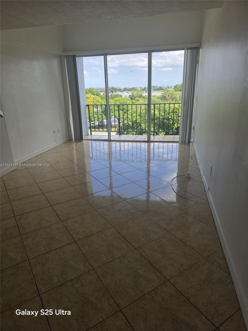 Please Call For Address, Unit 506, Miami, FL 33172 Photo
