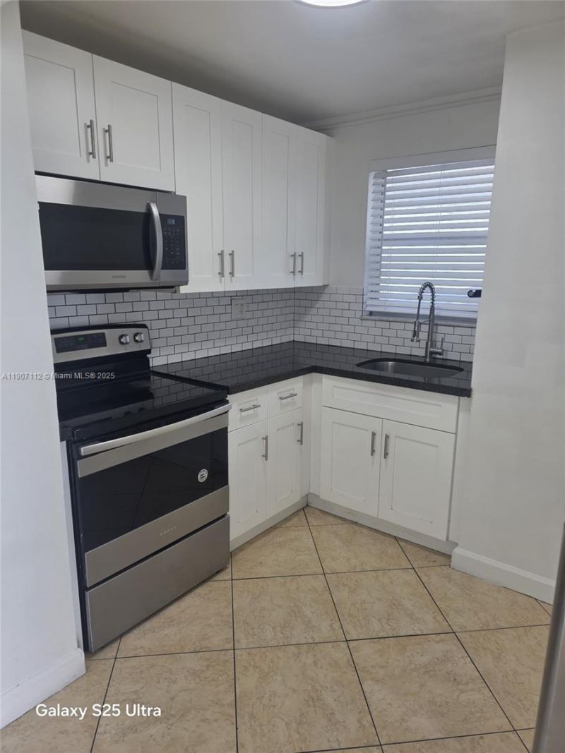 Please Call For Address, Unit 506, Miami, FL 33172 Photo