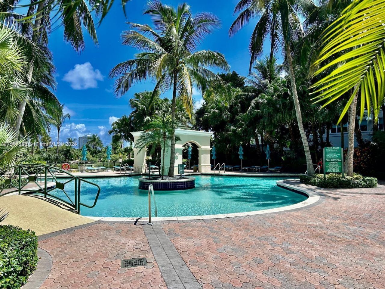 19501 W Country Club Dr, Unit 1405, Aventura, FL 33180 Photo