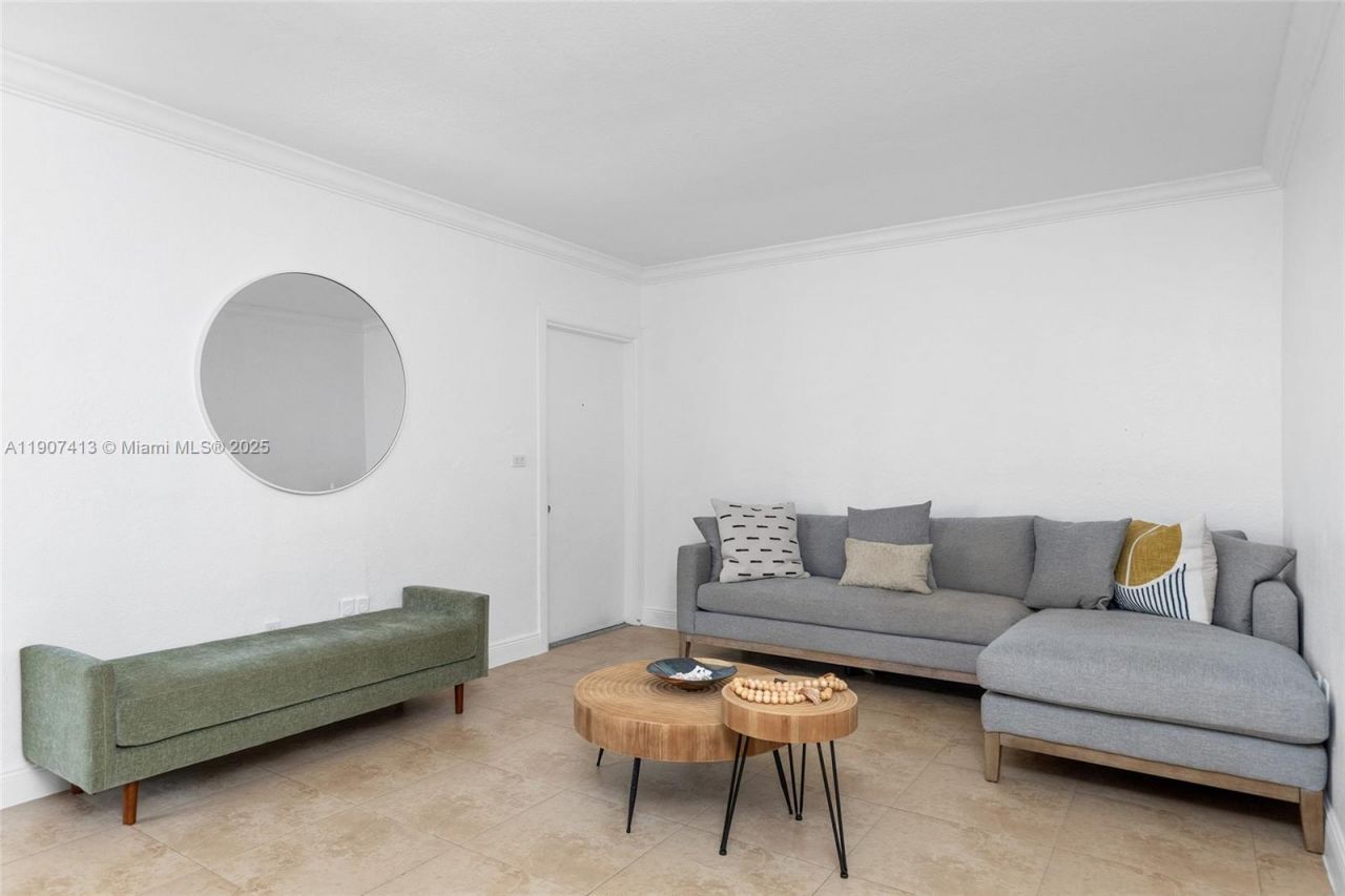 81 Edgewater Dr, Unit 203, Coral Gables, FL 33133 Photo