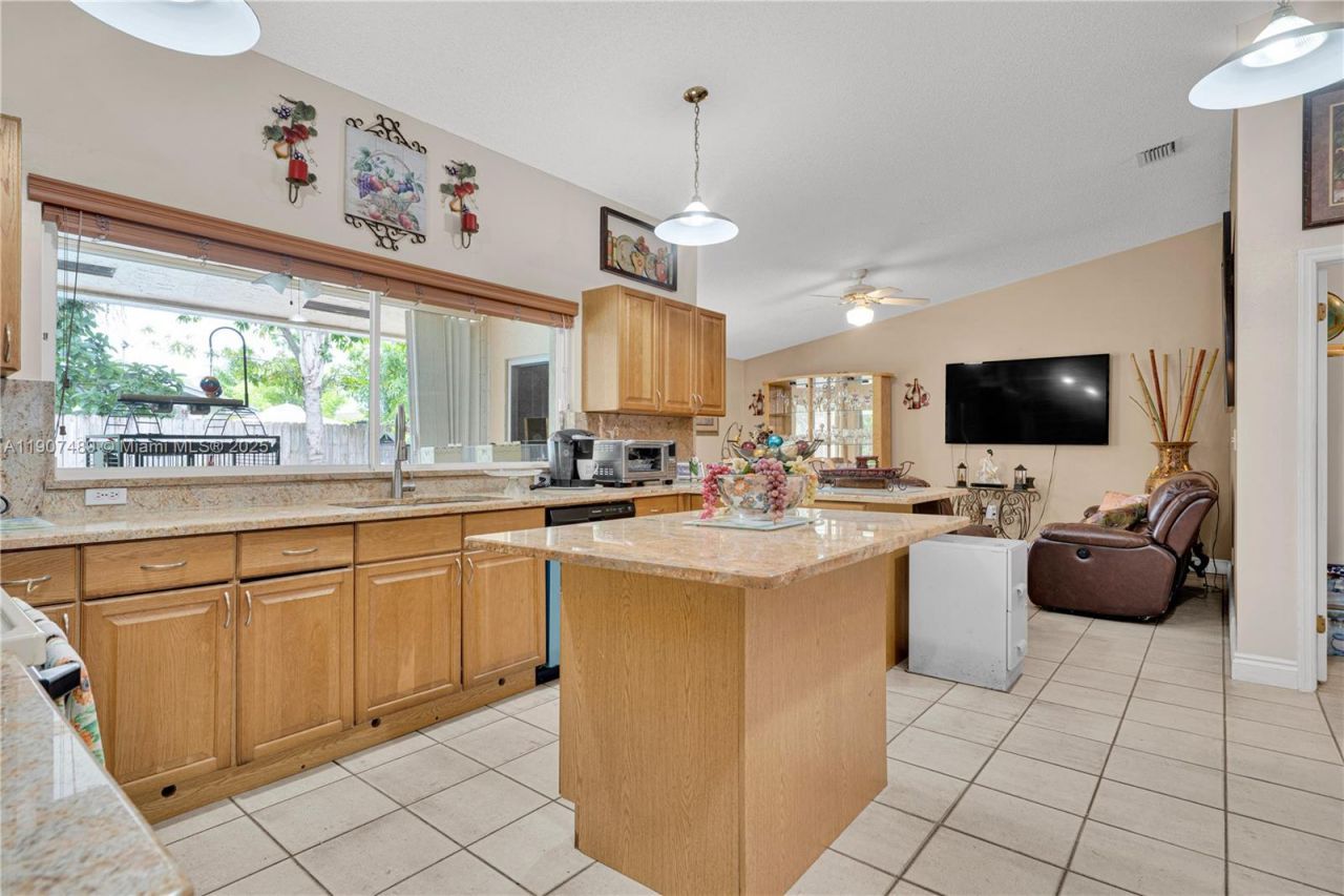 11041 SW 138th Ave, Miami, FL 33186 Photo