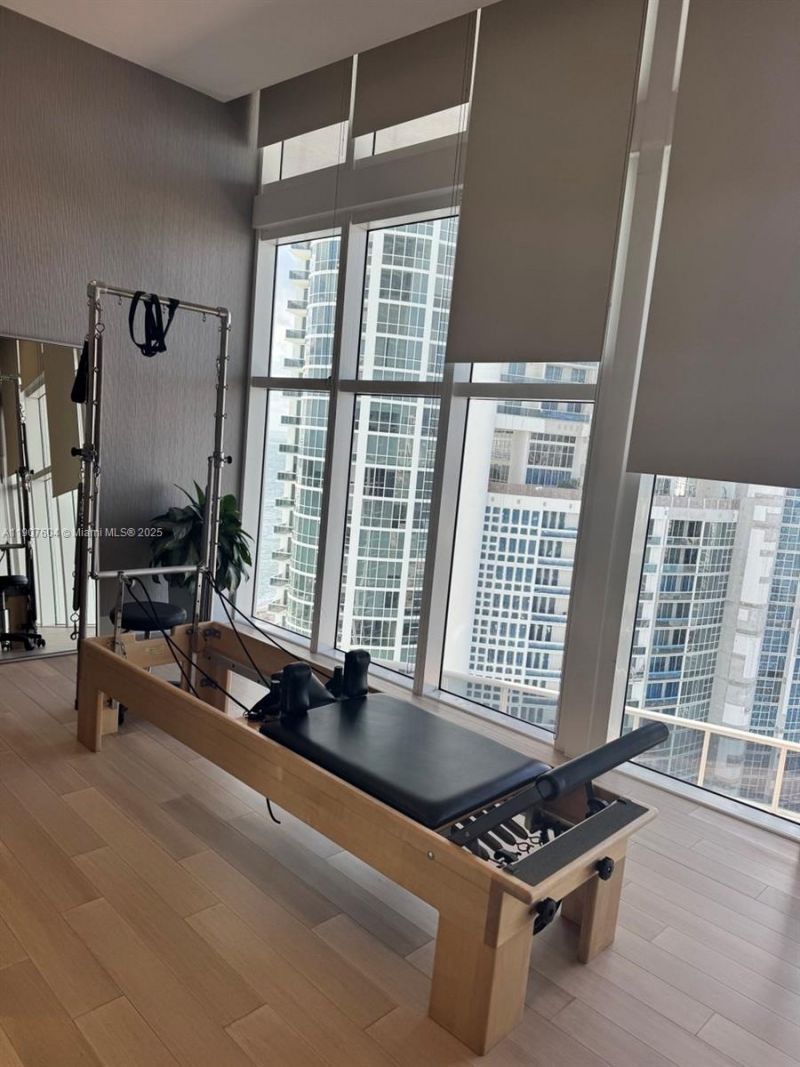 18201 Collins Ave, Unit 1408, Sunny Isles Beach, FL 33160 Photo