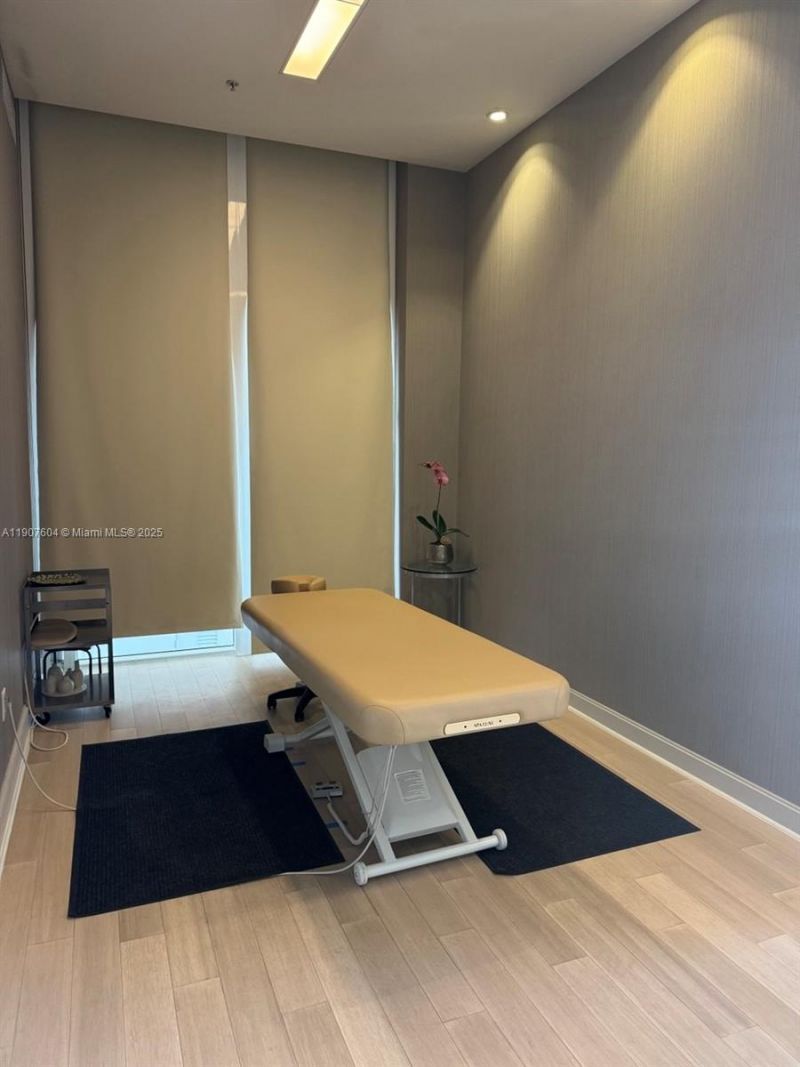 18201 Collins Ave, Unit 1408, Sunny Isles Beach, FL 33160 Photo