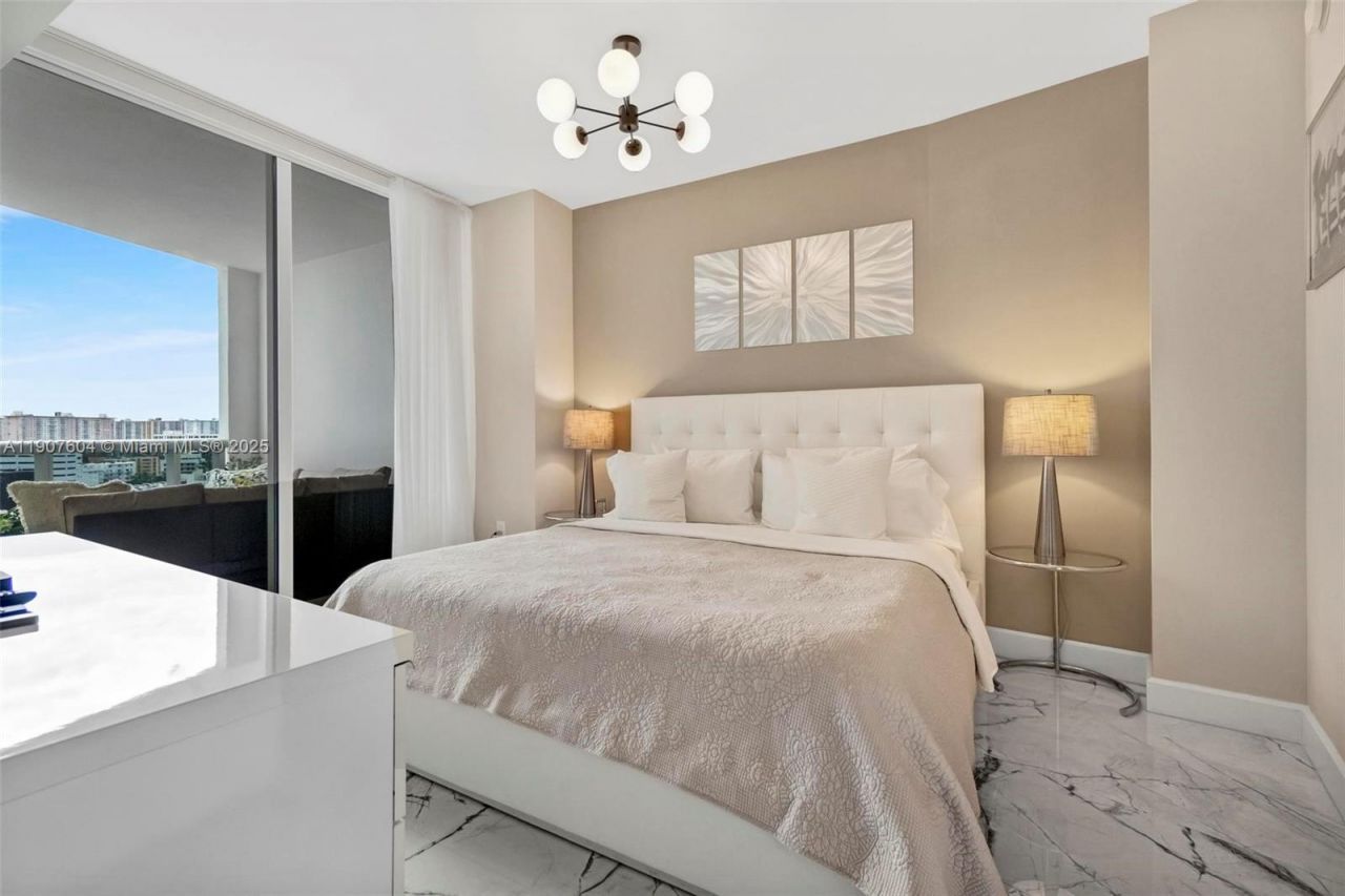 18201 Collins Ave, Unit 1408, Sunny Isles Beach, FL 33160 Photo