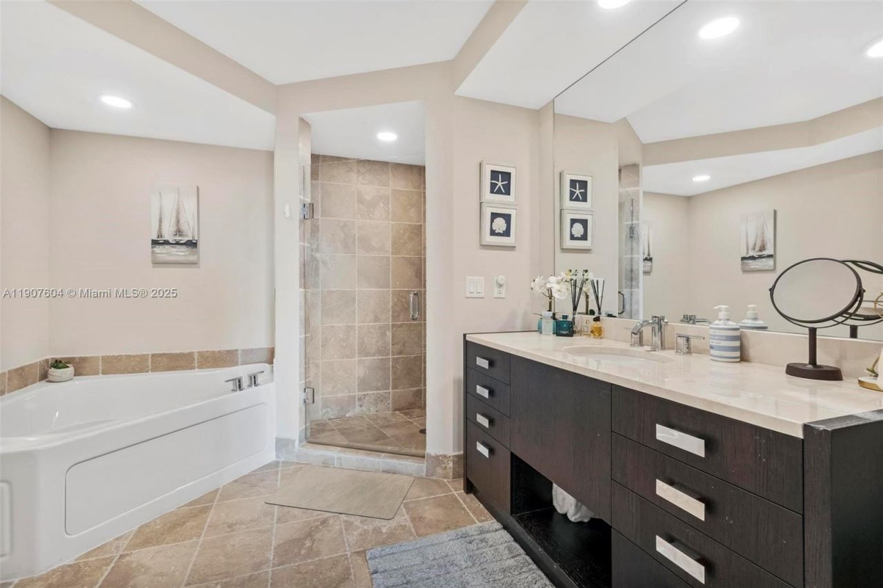 18201 Collins Ave, Unit 1408, Sunny Isles Beach, FL 33160 Photo