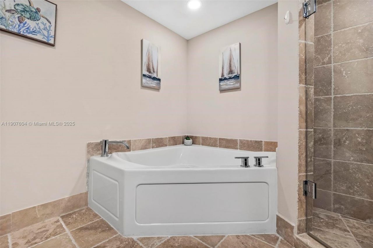 18201 Collins Ave, Unit 1408, Sunny Isles Beach, FL 33160 Photo