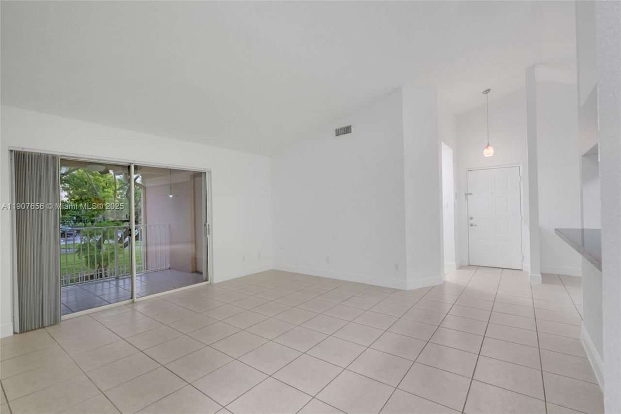 15770 SW 106th Ter, Unit 208, Miami, FL 33196 Photo