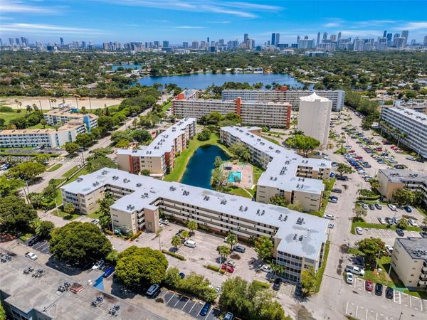 1690 NE 191st St, Unit 309-1, Miami, FL 33179