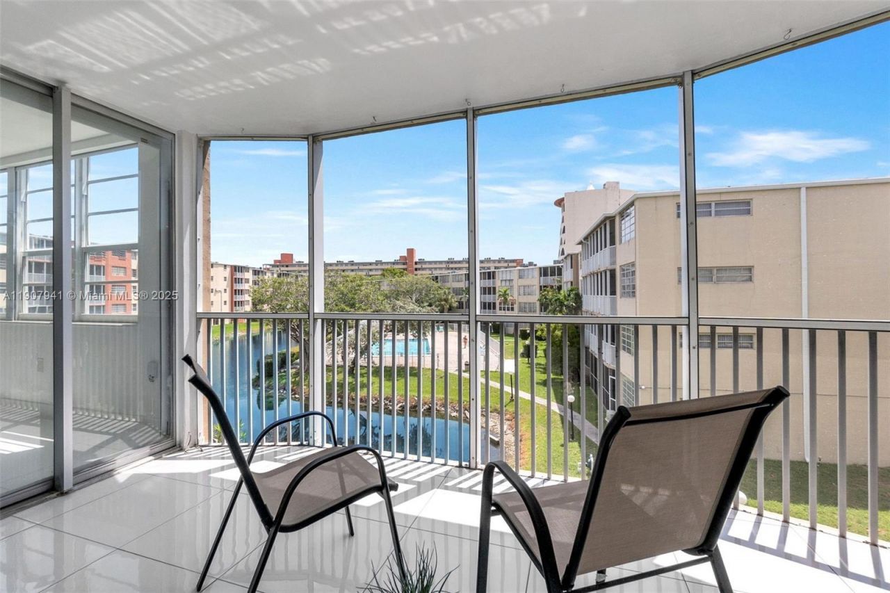 1690 NE 191st St, Unit 309-1, Miami, FL 33179 Photo