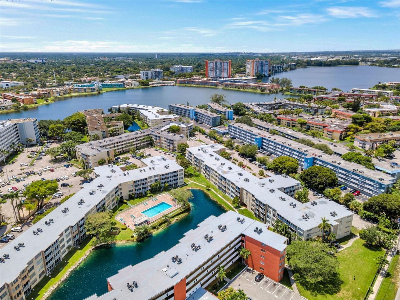 1690 NE 191st St, Unit 309-1, Miami, FL 33179 Photo